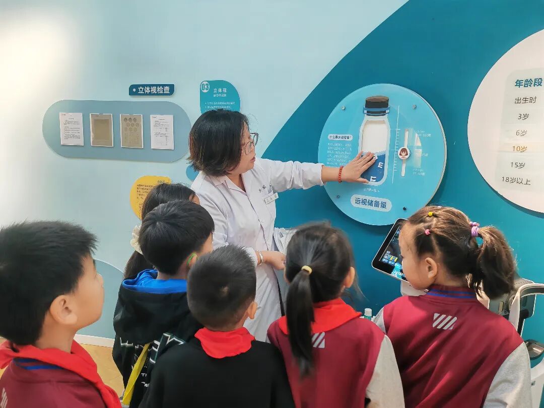 “视觉研学”正当时，统一路小学组织学生走进视觉健康科普馆