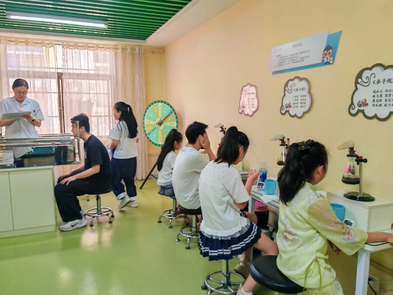 暑期过半，“视觉训练”成为假日护眼热门选